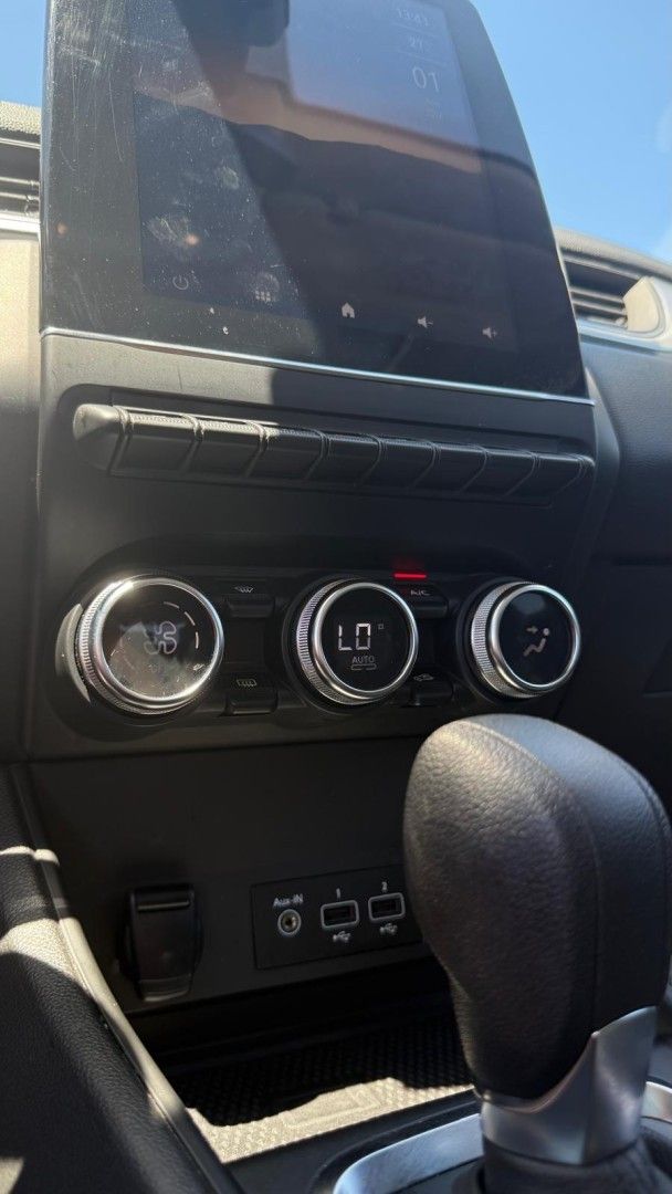renault-captur-2023-hibrido-1598cc