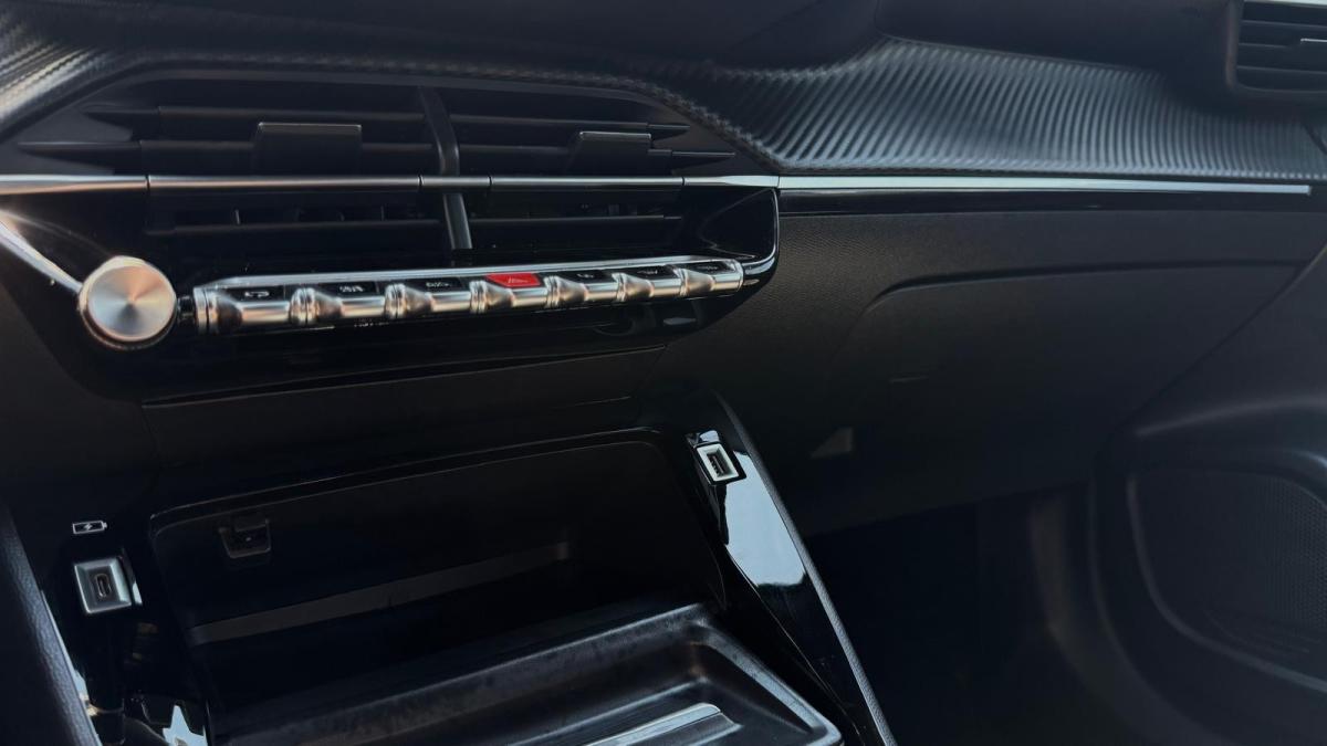 peugeot-2008-2022-gasolina-1199cc