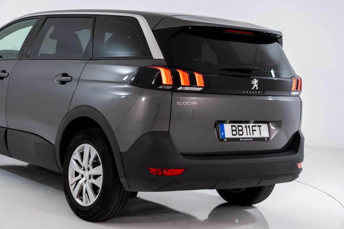 peugeot-5008-2023-diesel-1499cc