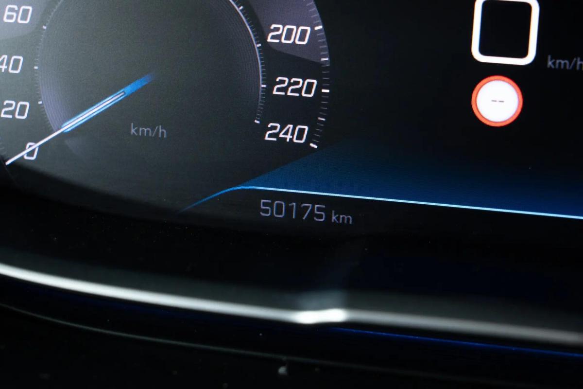 peugeot-5008-2023-diesel-1499cc