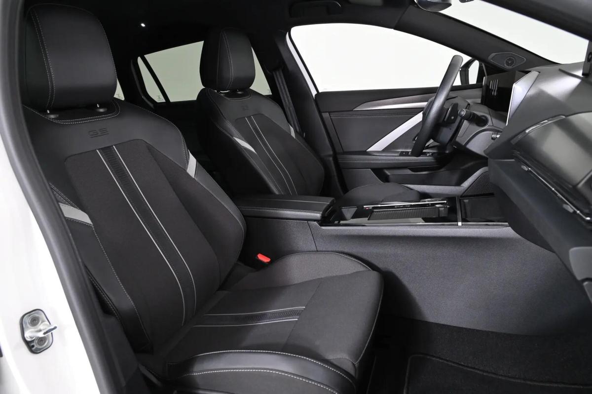 opel-astra-sport-tourer-2025-diesel-1499cc