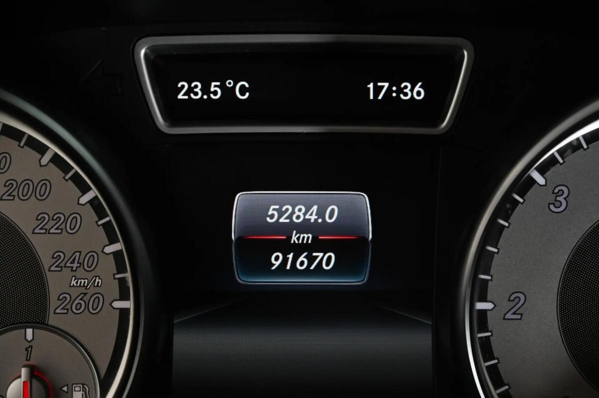 mercedes-benz-cla-200-cdi-2015-diesel-2143cc
