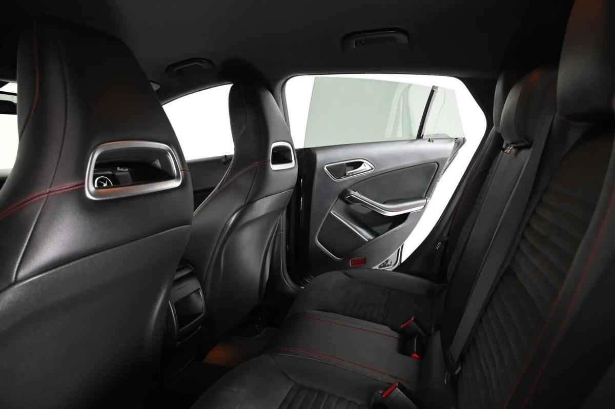 mercedes-benz-cla-200-cdi-2015-diesel-2143cc