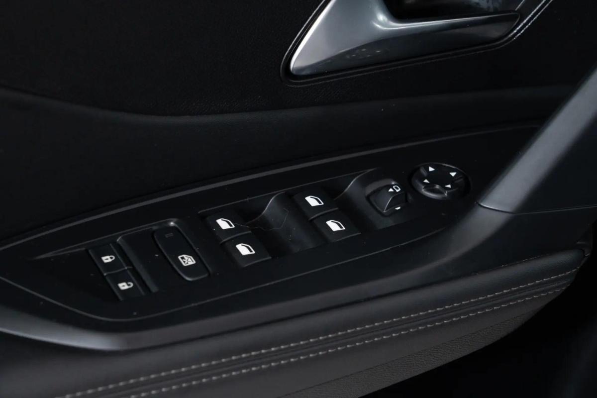 peugeot-308-2024-hibrido-a-gasolina-1598cc