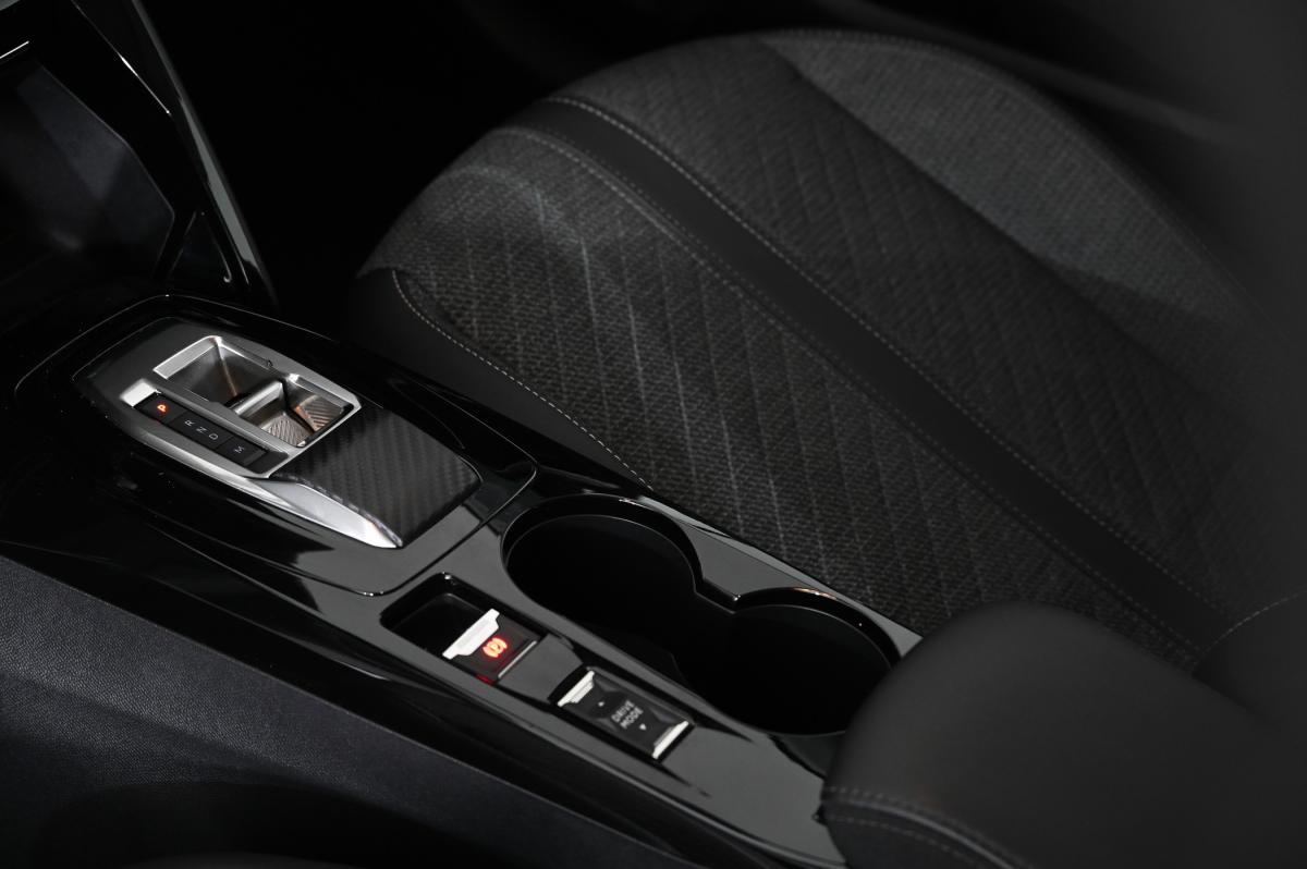peugeot-208-2024-gasolina-1199cc