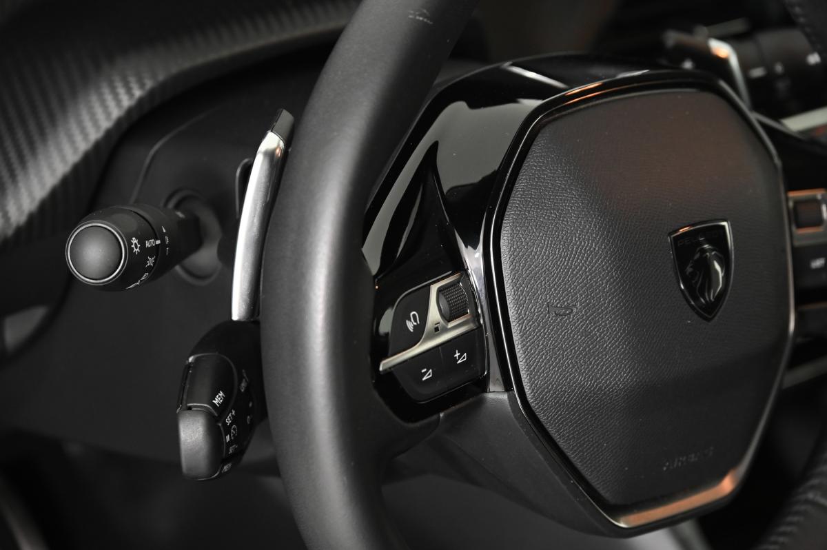 peugeot-208-2024-gasolina-1199cc