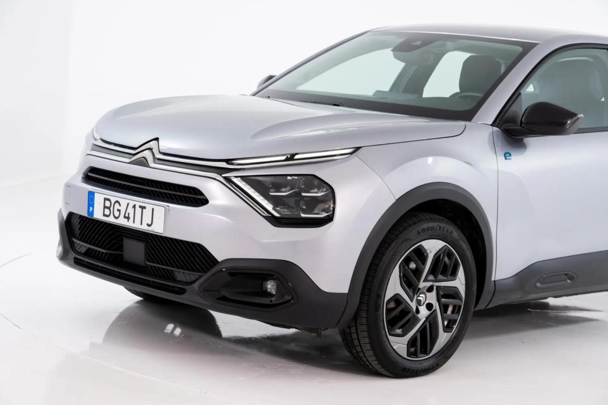 citroen-e-c4-2024-eletrico-0cc