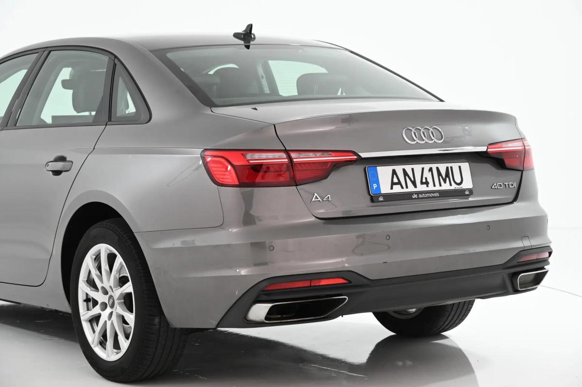 audi-a4-2022-diesel-1968cc