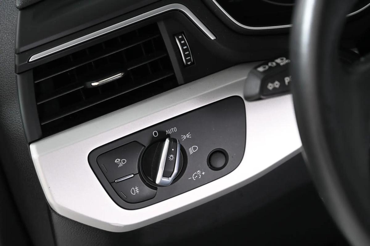 audi-a4-2022-diesel-1968cc