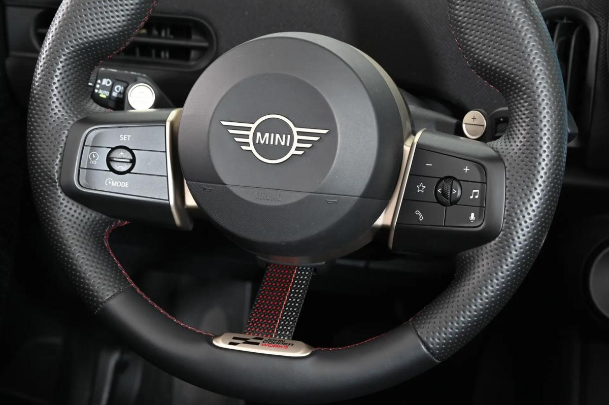 mini-cabrio-2025-gasolina-1998cc