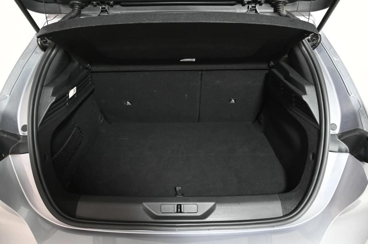 peugeot-e-308-2025-eletrico-0cc