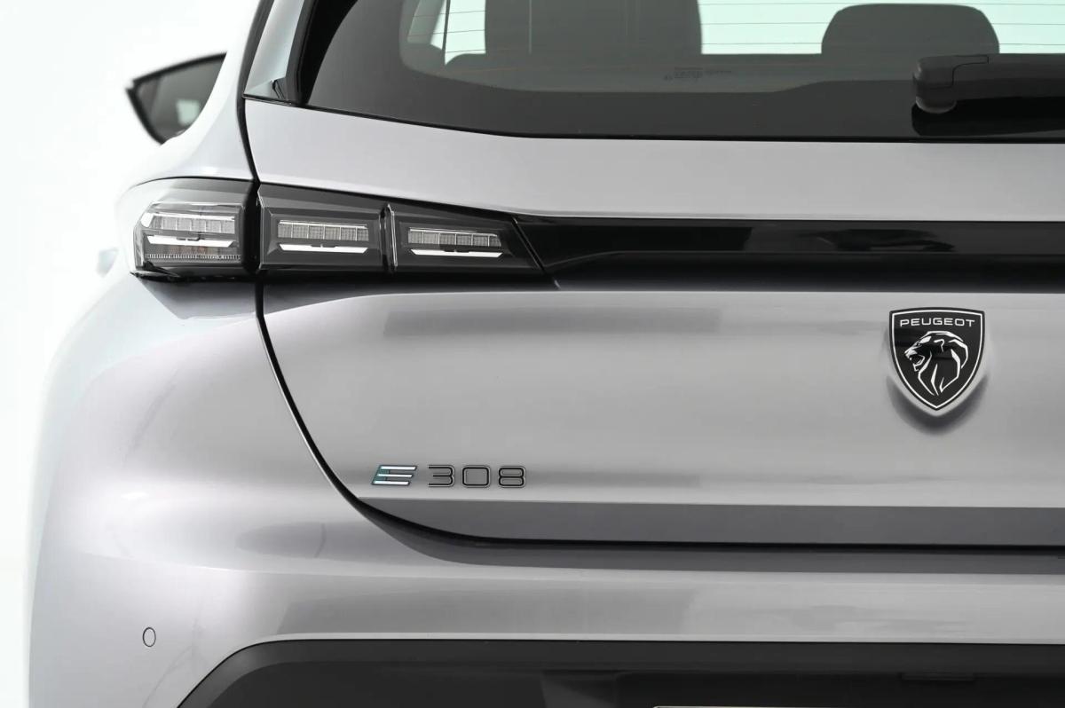 peugeot-e-308-2025-eletrico-0cc