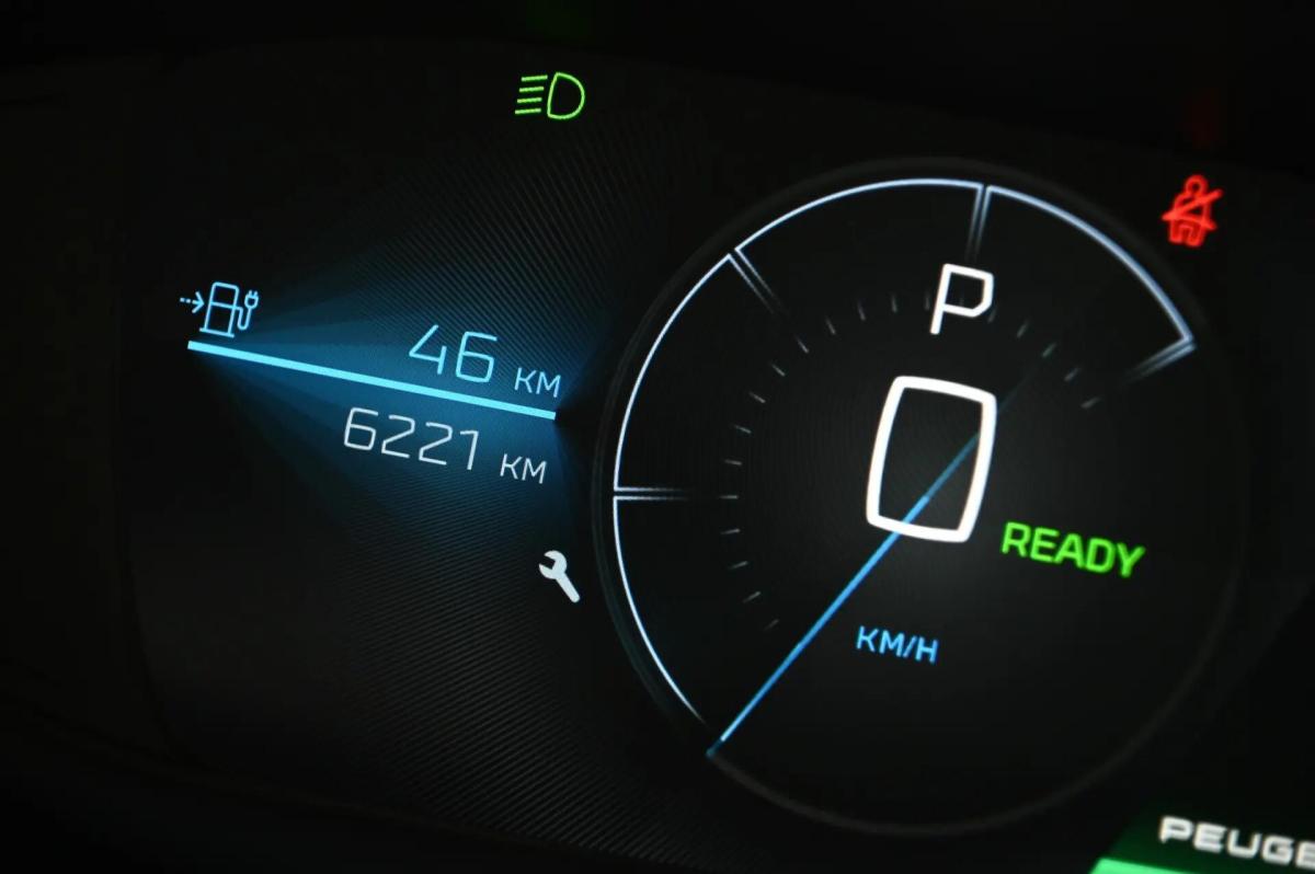 peugeot-e-308-2025-eletrico-0cc