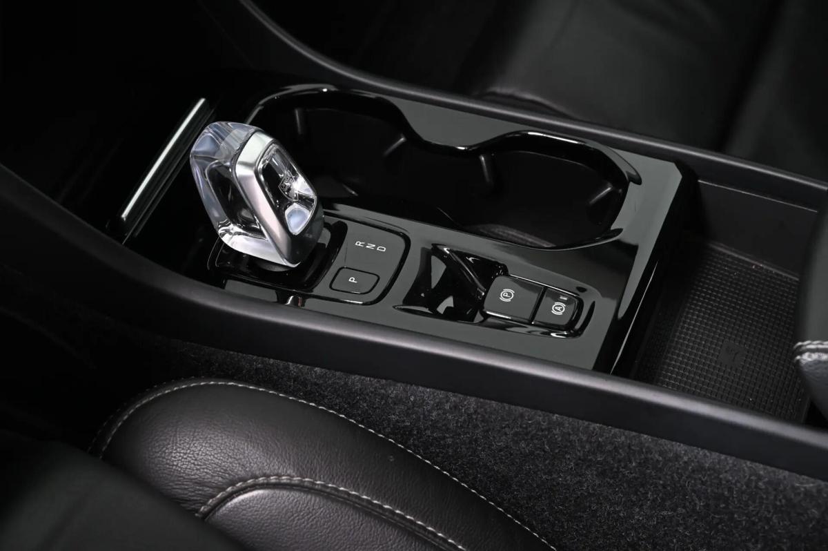 volvo-xc40-2022-hibrido-a-gasolina-1477cc
