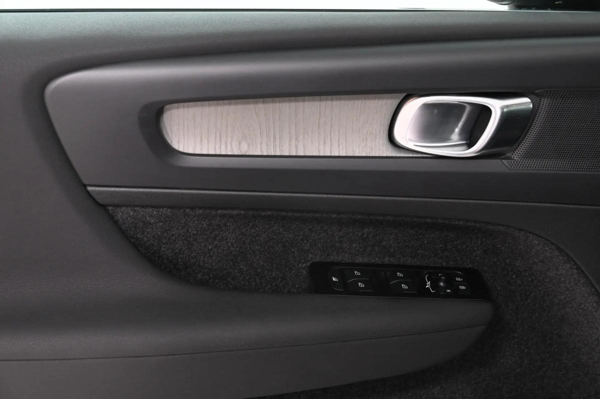 volvo-xc40-2022-hibrido-a-gasolina-1477cc