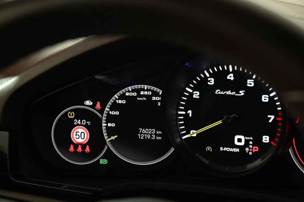 porsche-cayenne-2022-hibrido-a-gasolina-3996cc