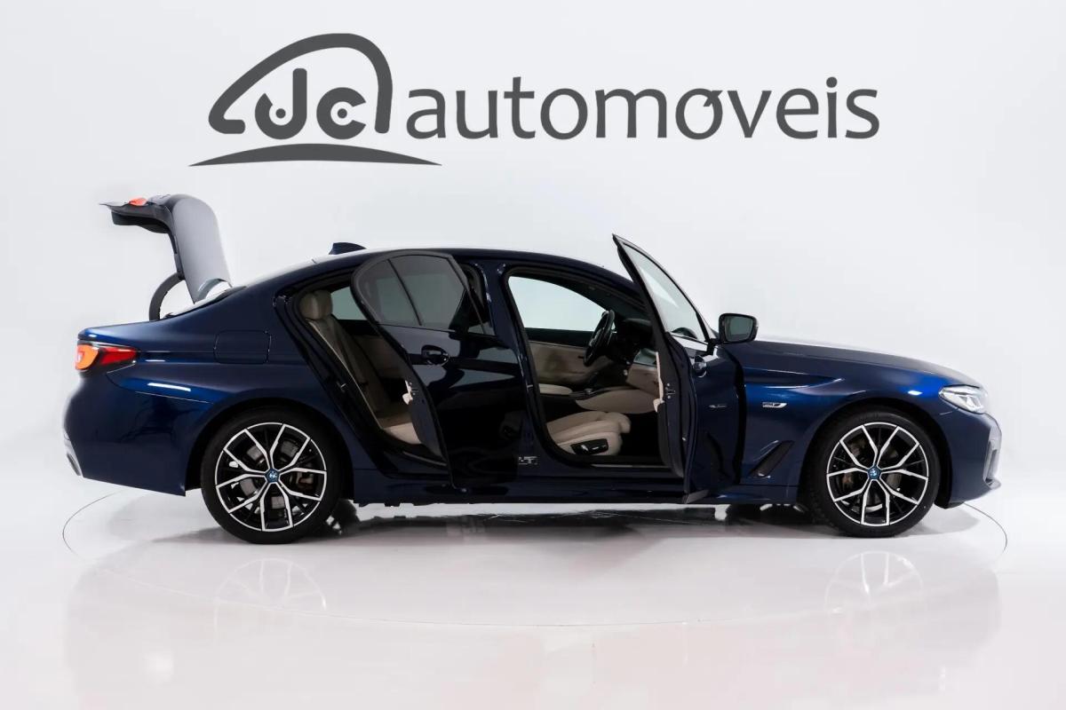 bmw-serie-5-545e-xdrive-2022-hibrido-a-gasolina-2998cc