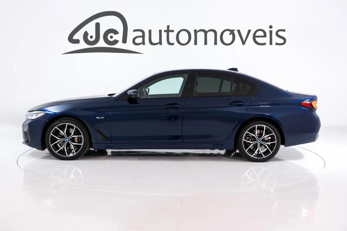 bmw-serie-5-545e-xdrive-2022-hibrido-a-gasolina-2998cc
