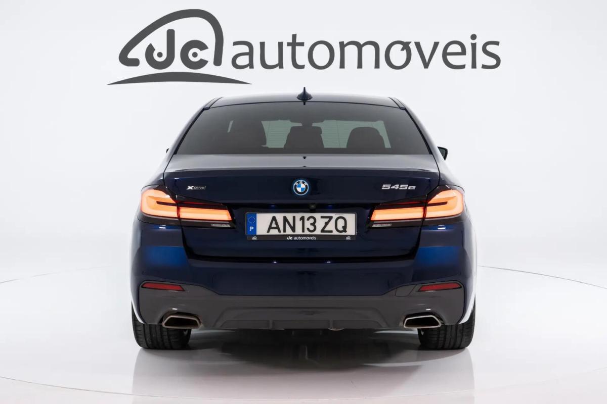 bmw-serie-5-545e-xdrive-2022-hibrido-a-gasolina-2998cc