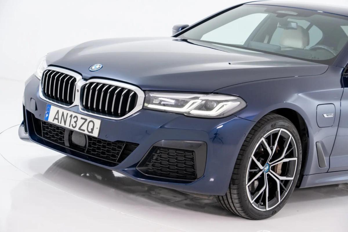 bmw-serie-5-545e-xdrive-2022-hibrido-a-gasolina-2998cc