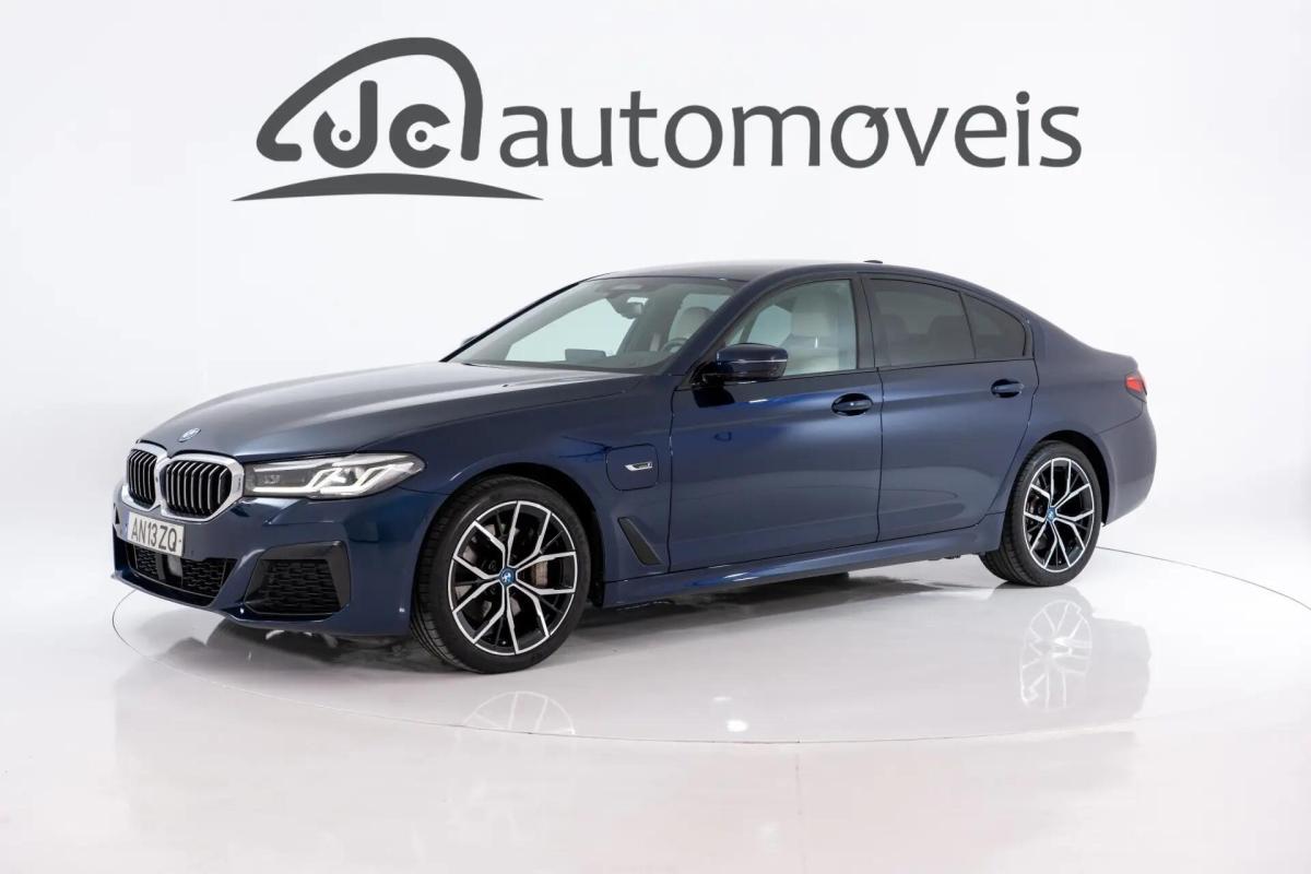bmw-serie-5-545e-xdrive-2022-hibrido-a-gasolina-2998cc