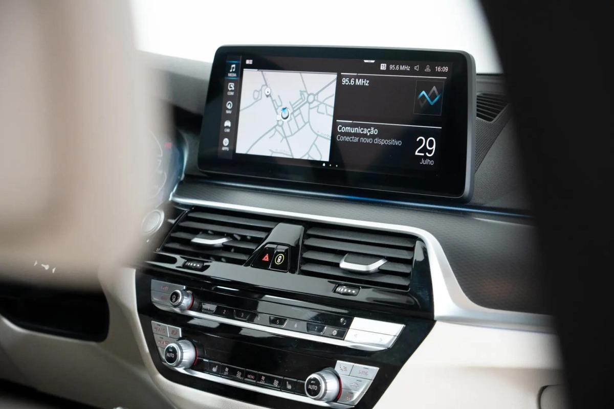 bmw-serie-5-545e-xdrive-2022-hibrido-a-gasolina-2998cc