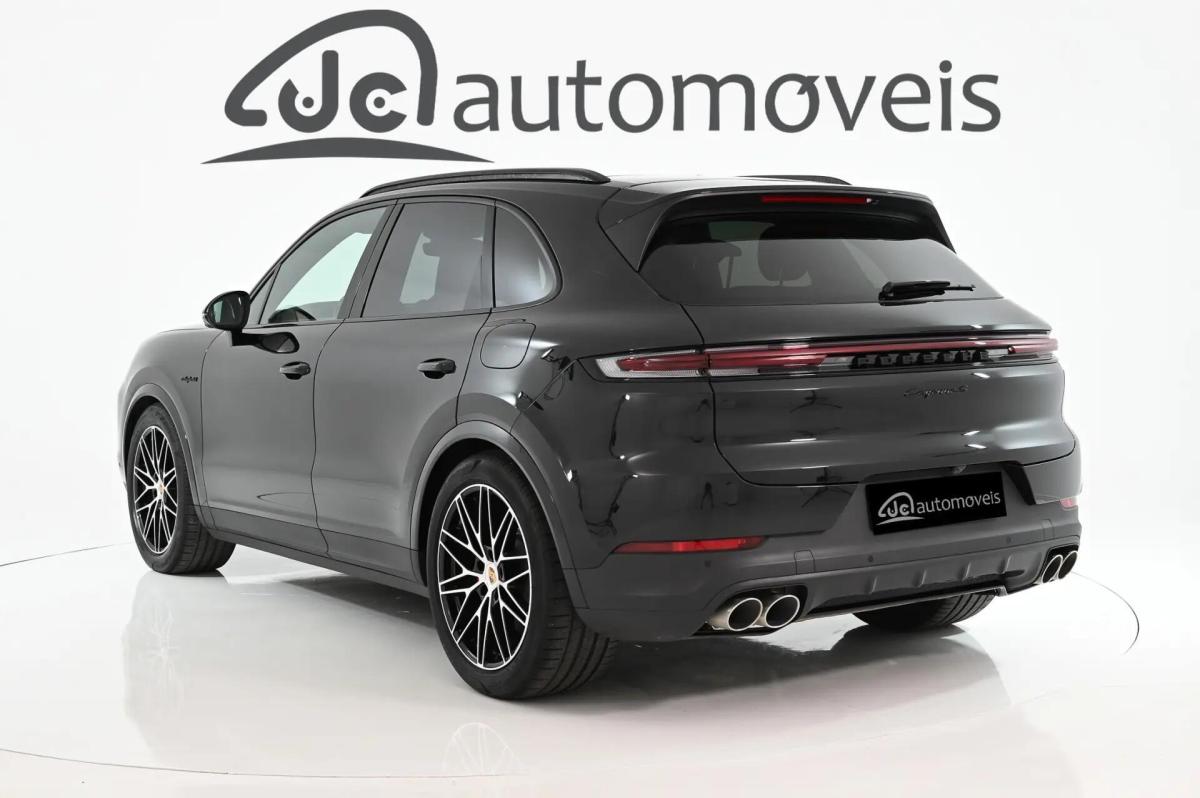 porsche-cayenne-2025-hibrido-a-gasolina-2995cc