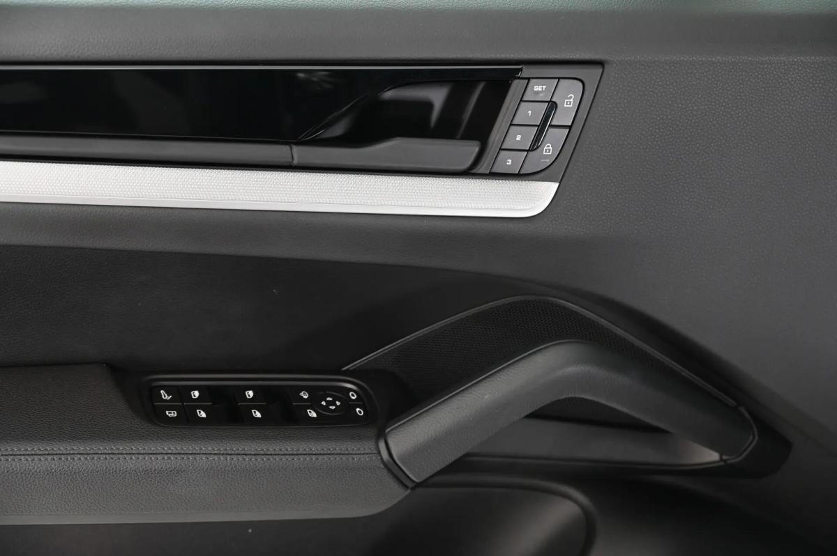 porsche-cayenne-2025-hibrido-a-gasolina-2995cc