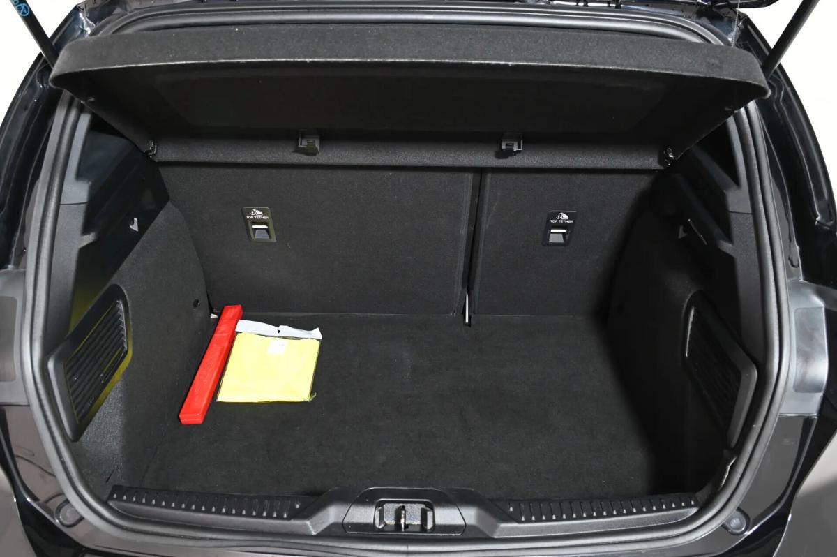 ford-focus-2024-gasolina-998cc