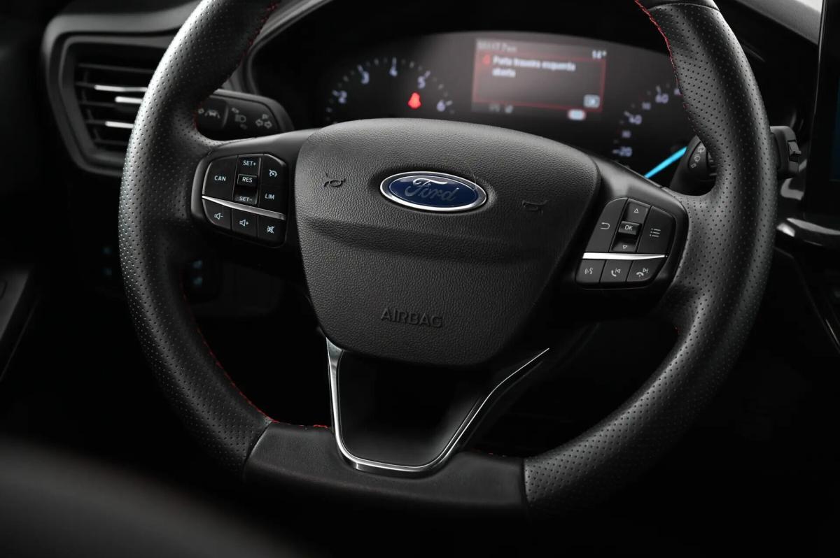 ford-focus-2024-gasolina-998cc
