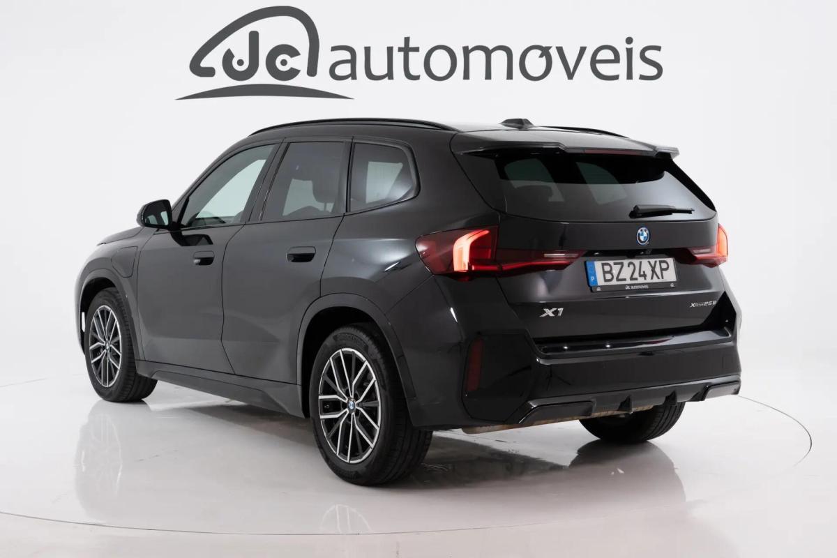 bmw-x1-xdrive25e-2025-hibrido-a-gasolina-1499cc