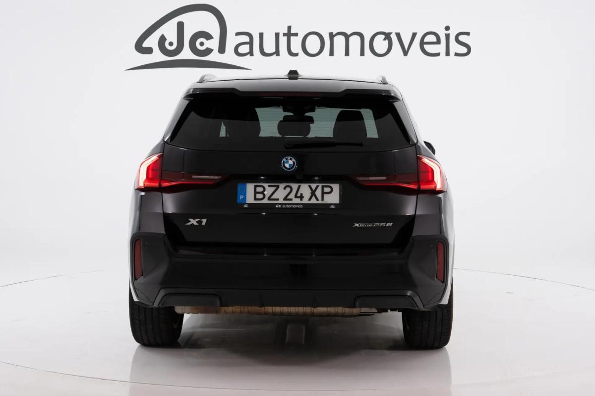 bmw-x1-xdrive25e-2025-hibrido-a-gasolina-1499cc
