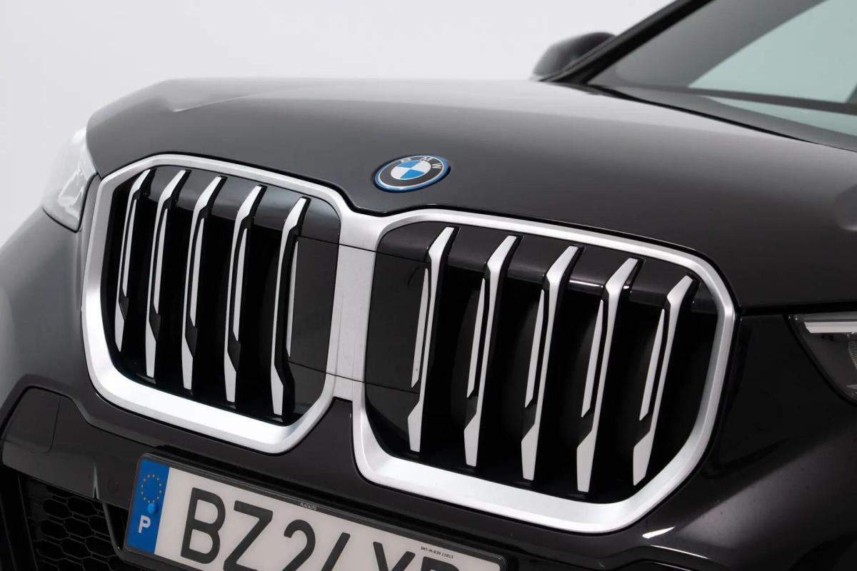 bmw-x1-xdrive25e-2025-hibrido-a-gasolina-1499cc