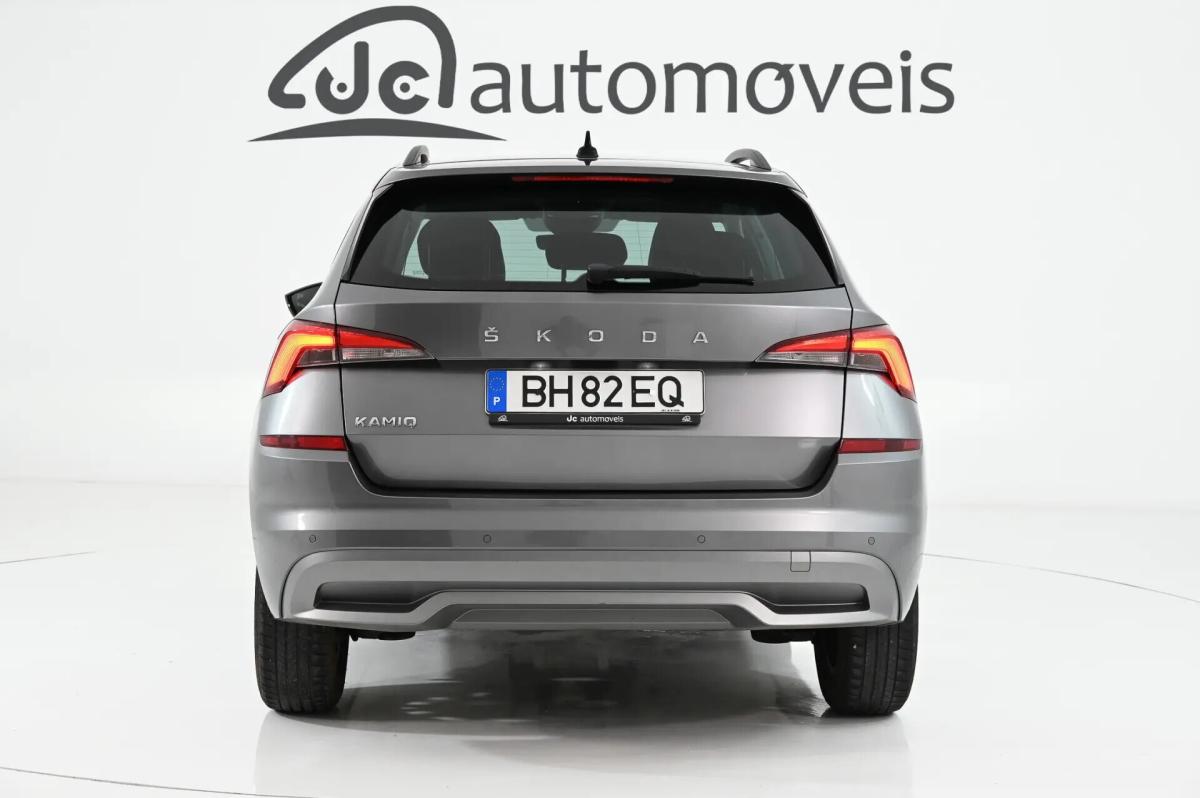 skoda-kamiq-2024-gasolina-999cc