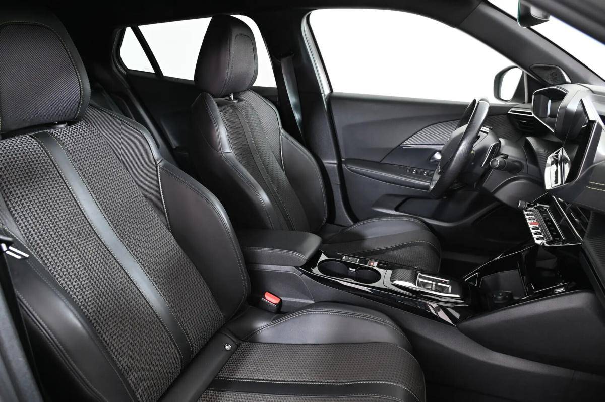 peugeot-2008-2023-gasolina-1199cc