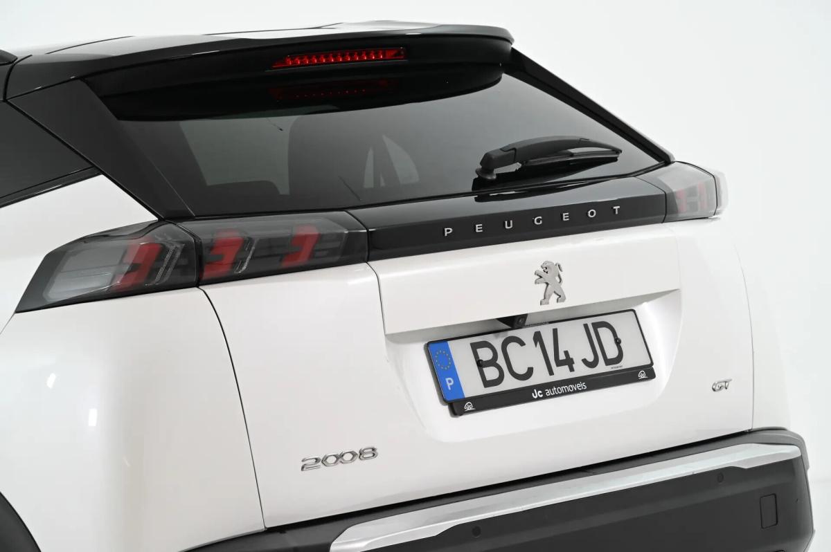 peugeot-2008-2023-gasolina-1199cc