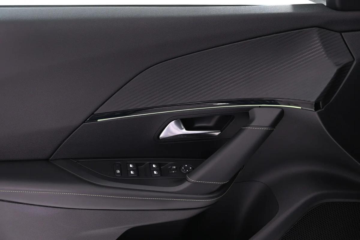 peugeot-2008-2023-gasolina-1199cc