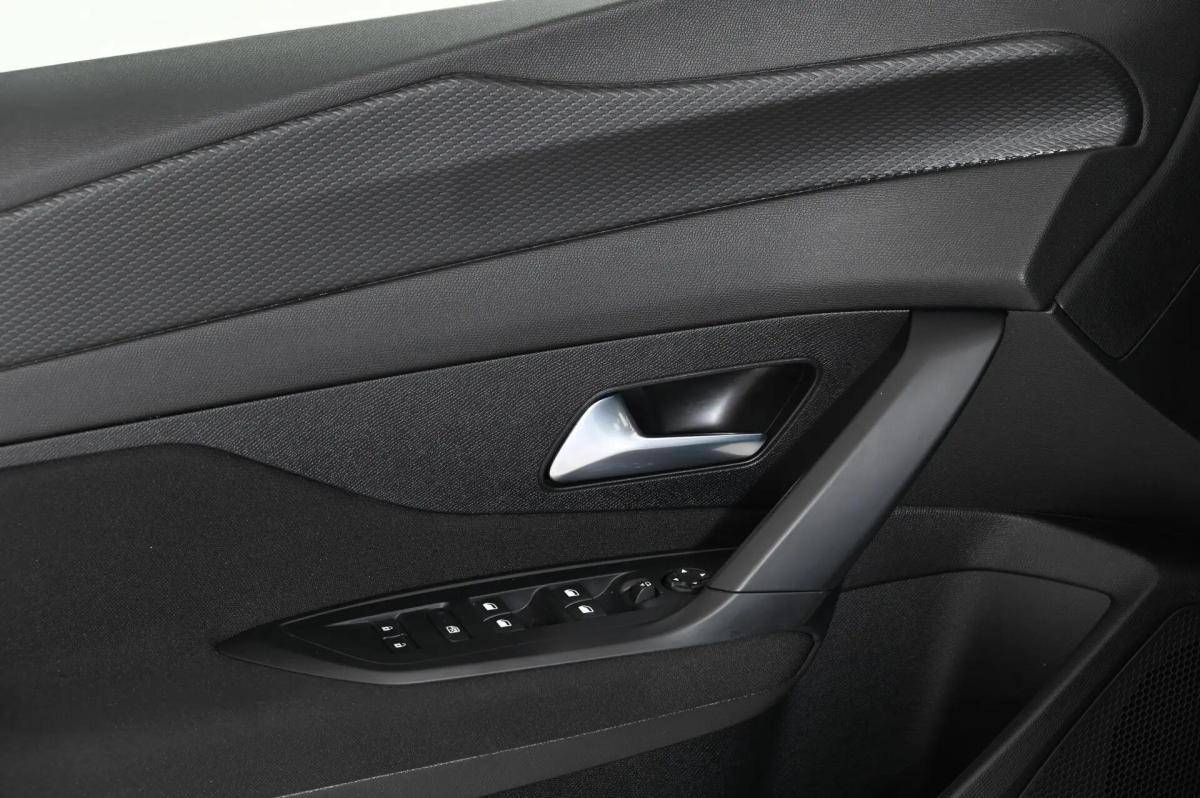 peugeot-308-2025-gasolina-1199cc