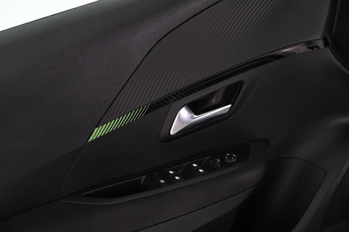 peugeot-208-2024-gasolina-1199cc