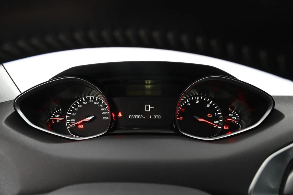 peugeot-308-sw-2017-diesel-1560cc