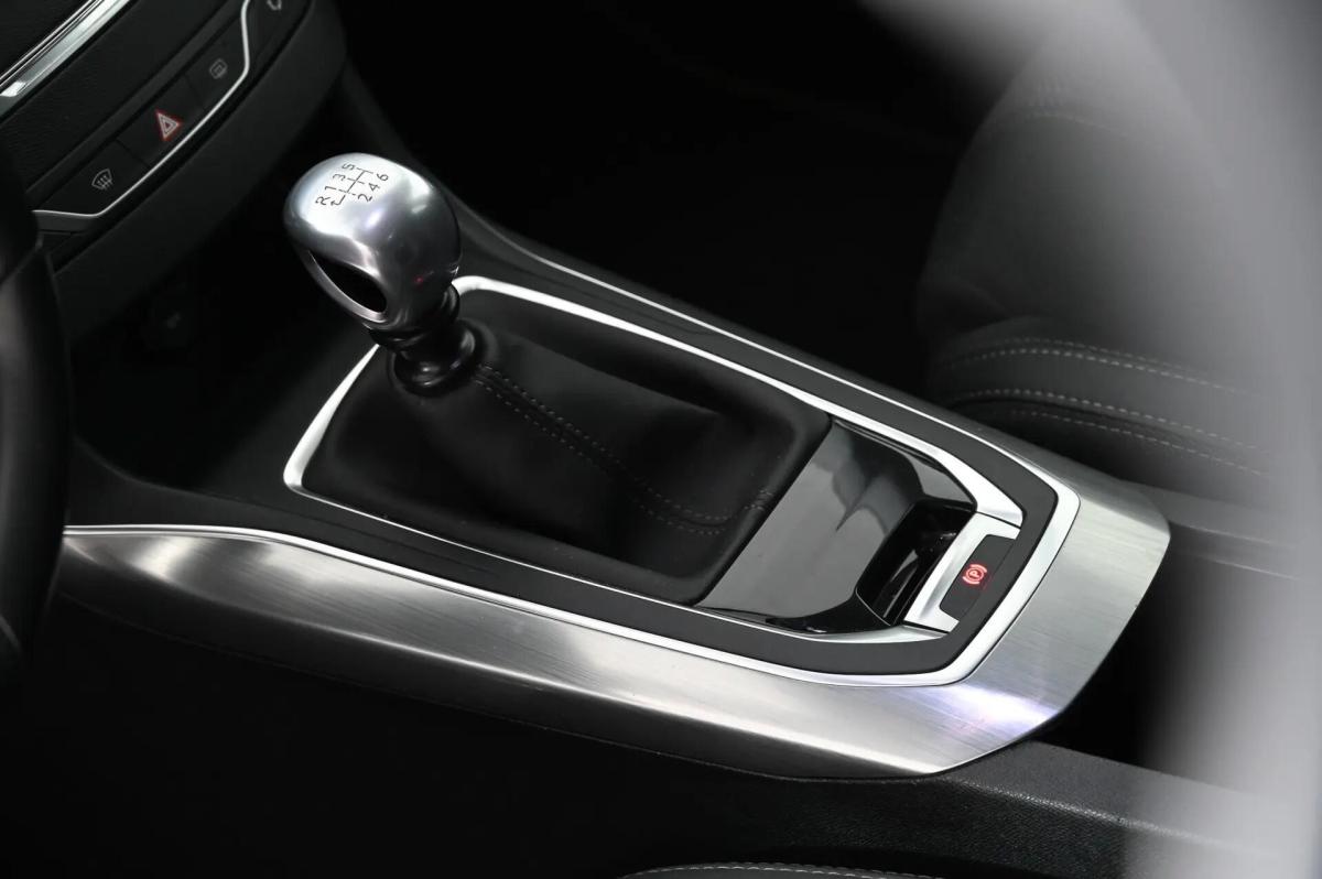 peugeot-308-sw-2017-diesel-1560cc