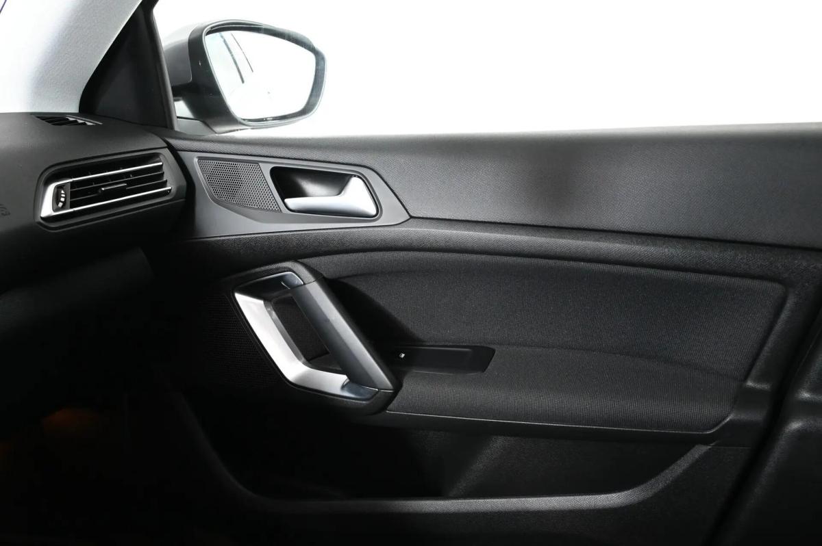 peugeot-308-sw-2017-diesel-1560cc