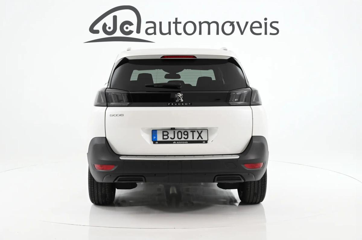 peugeot-5008-2024-gasolina-1199cc
