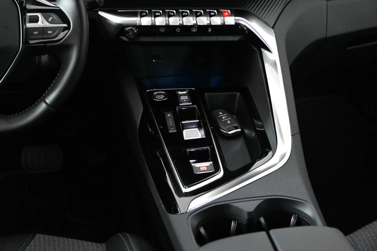 peugeot-5008-2024-gasolina-1199cc