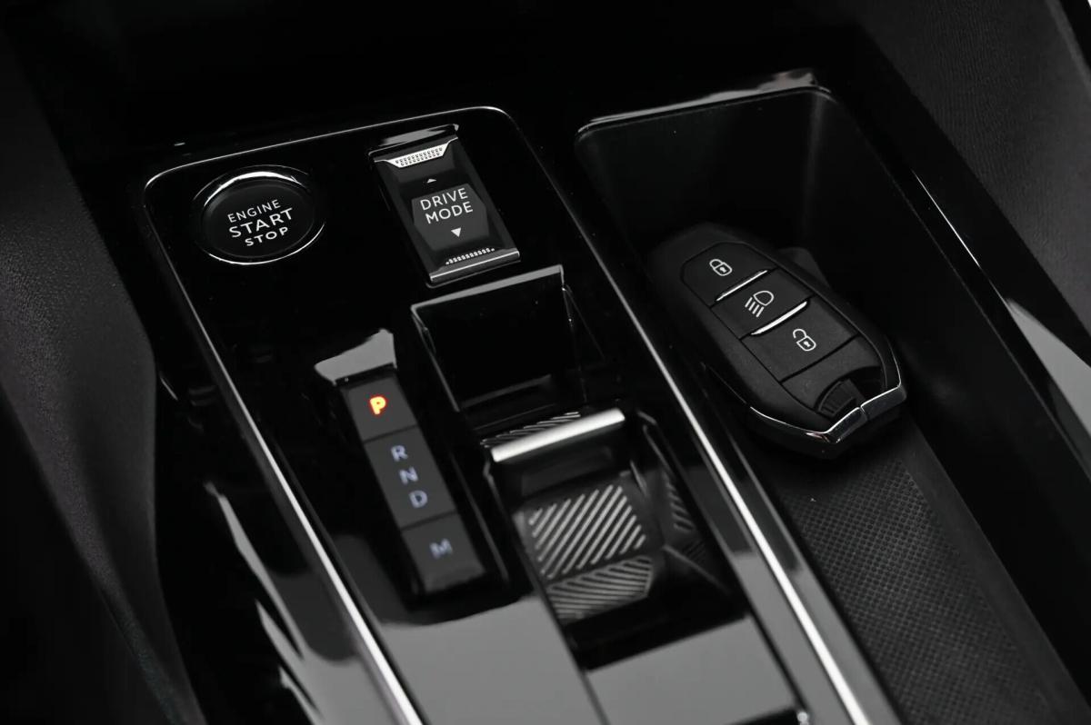 peugeot-5008-2024-gasolina-1199cc