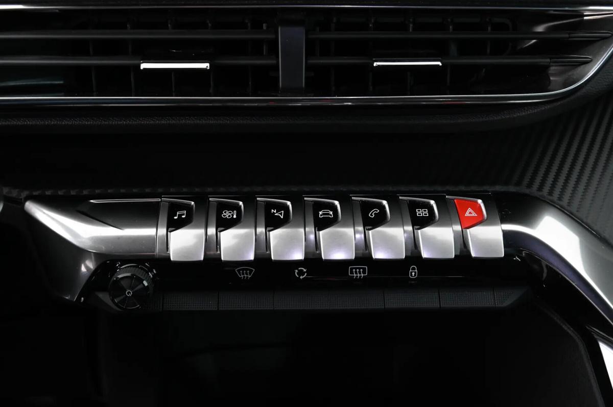 peugeot-5008-2024-gasolina-1199cc