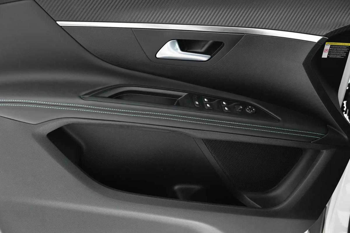 peugeot-5008-2024-gasolina-1199cc