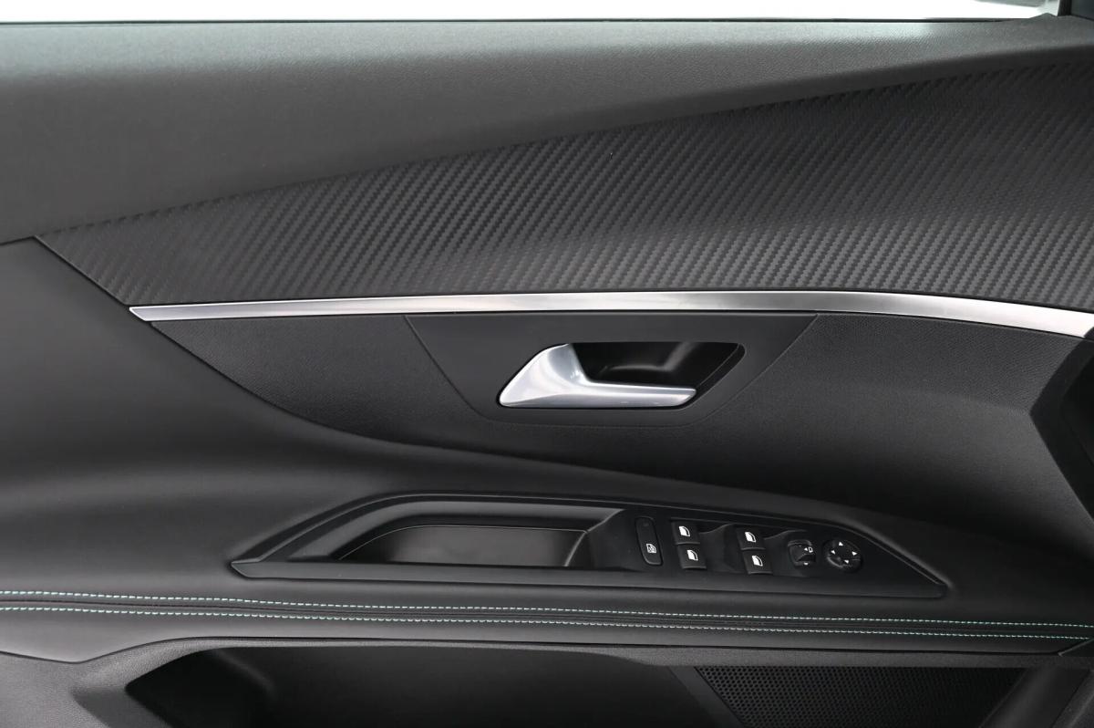 peugeot-5008-2024-gasolina-1199cc