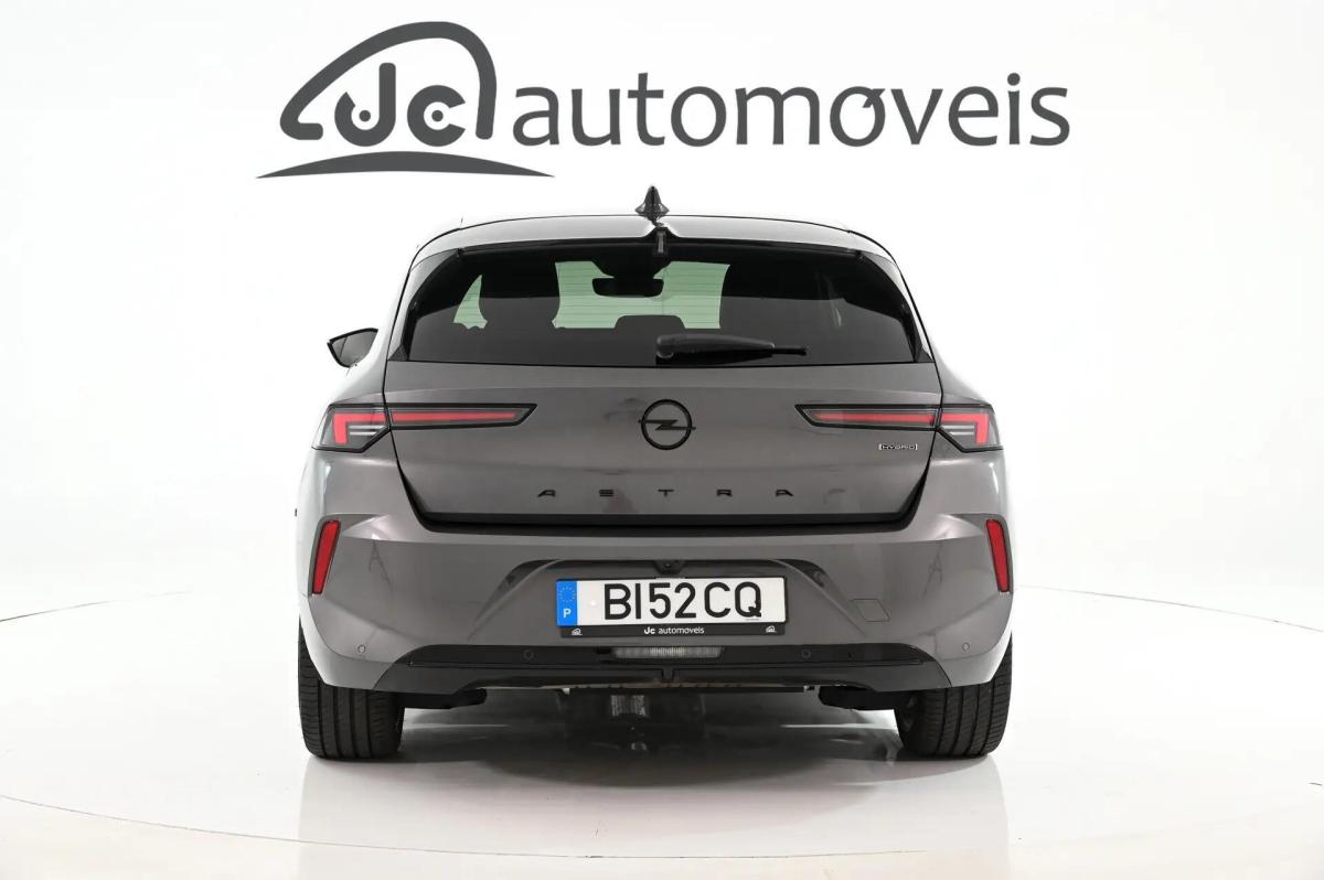 opel-astra-2024-hibrido-a-gasolina-1598cc