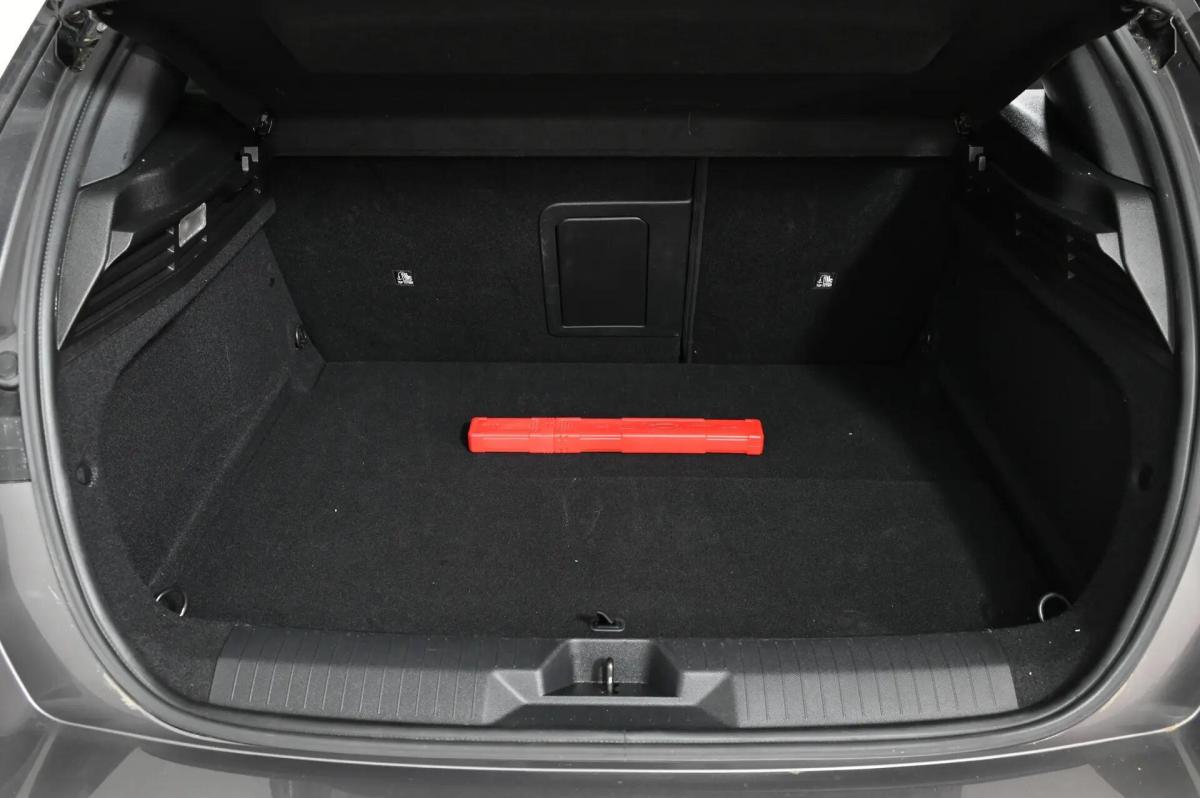 opel-astra-2024-hibrido-a-gasolina-1598cc